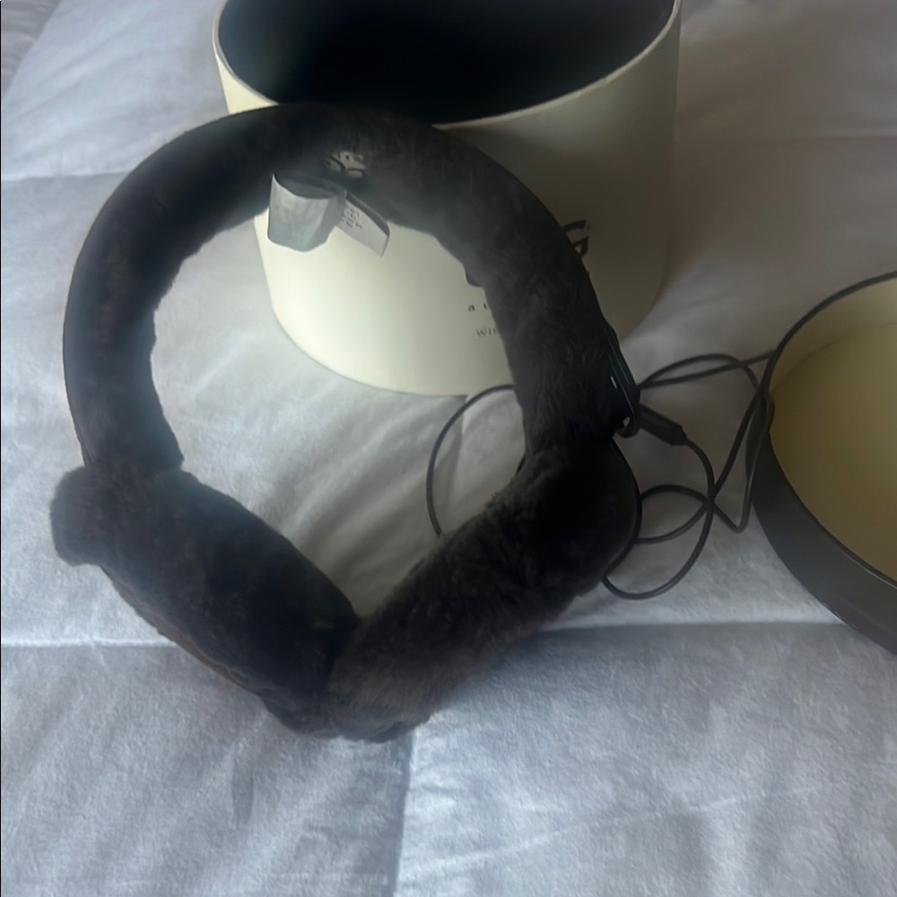 UGG Wired Earmuffs - Black and Cream